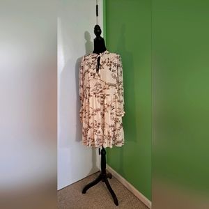 SOLD Ladies vintage print Dress with beautiful button detailing on sleeves